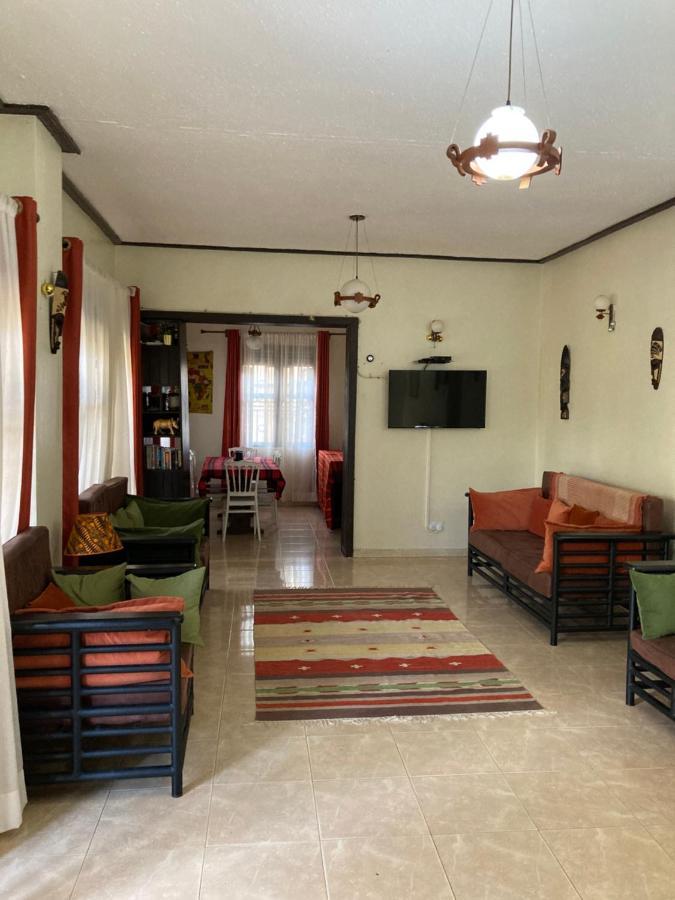 Okra House Hotel Entebbe Exterior photo